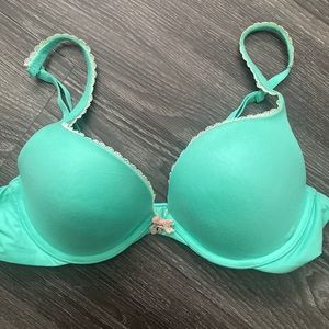 Victoria's Secret Body by Victoria Push up Bra- 36B